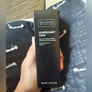 Revision Skincare Intellishade Clear SPF 50